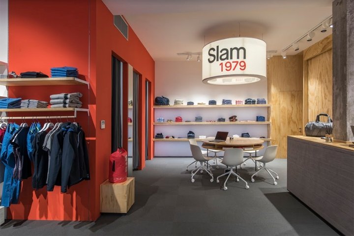 Slam shop by Wea，切尔沃港 – 意大利