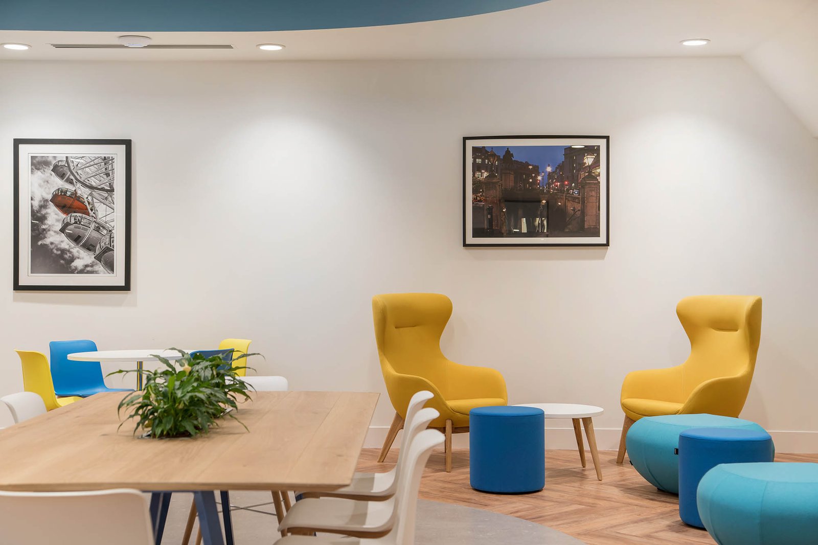 伦敦绘画集团 (London Painting Group) 设计的 Nexus 承销办公室