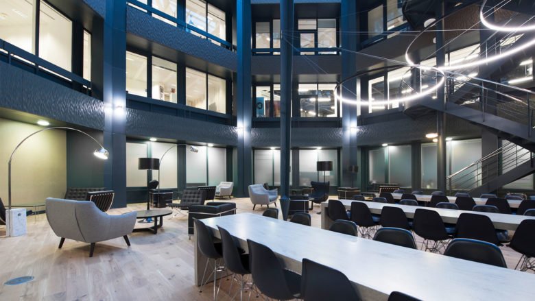 弗里曼特尔办公室由 Direct Tiling Group 设计