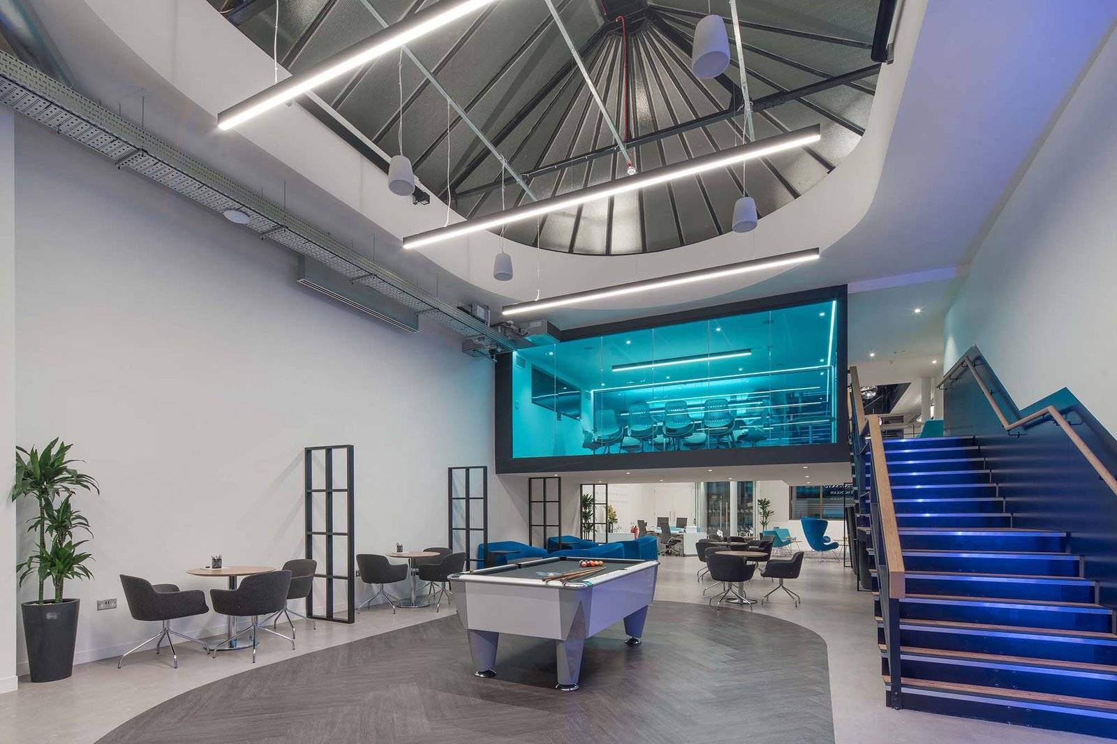 伦敦绘画集团 (London Painting Group) 设计的 Nexus 承销办公室