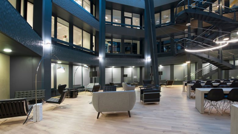 弗里曼特尔办公室由 Direct Tiling Group 设计