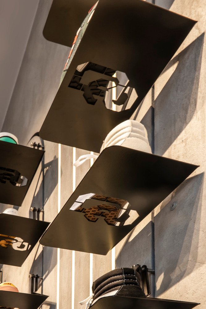 阿姆斯特丹运动鞋区 by Barde + vanVoltt