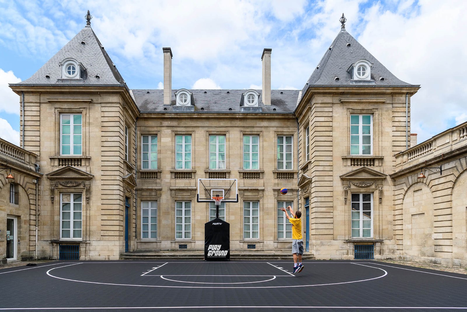 Mathieu Lehanneur 的运动鞋展览 Mathieu Lehanneur 的运动鞋展览