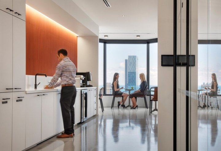 法国兴业银行办公室，由 Ted Moudis Associates 设计，芝加哥 - 伊利诺伊州