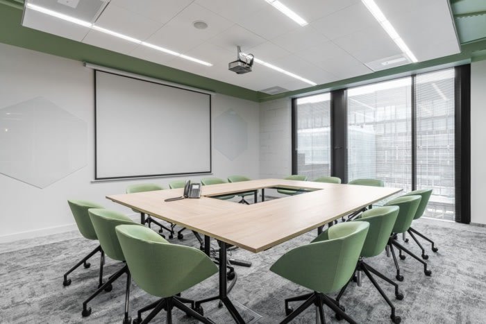 索理思办公室由 BIT Creative Barnaba Grzelecki 设计