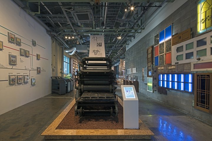 由 Woohyuck Park 和 Yanolja Design LAB 为 Yes24 F1963 设计的空间，韩国釜山