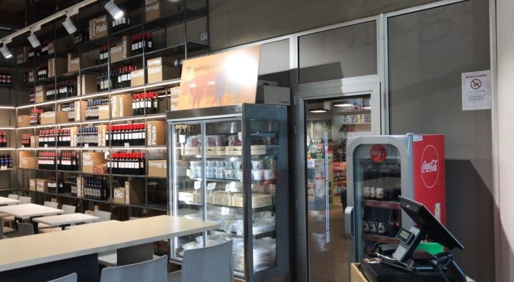 SpazioSanpa 餐厅,由 AFA Arredamenti 设计,米兰 – 意大利 SpazioSanpa 餐厅,由 AFA Arredamenti 设计,米兰 – 意大利