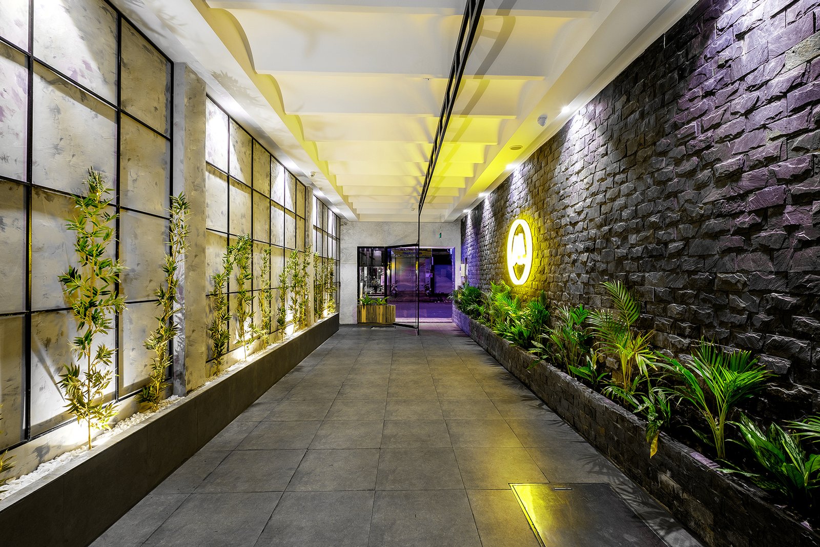 Spice Temple 餐厅，由 Kingsmen Vietnam Co. Ltd 设计，胡志明市 – 越南