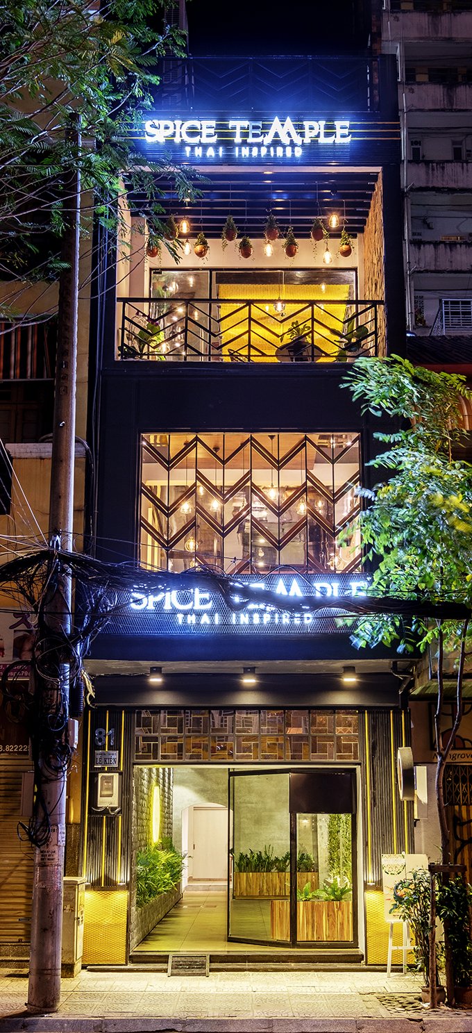 Spice Temple 餐厅，由 Kingsmen Vietnam Co. Ltd 设计，胡志明市 – 越南