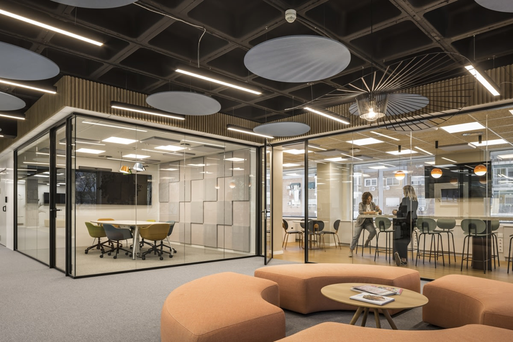 Spin Master 办公室由 Destudio Arquitectura 设计