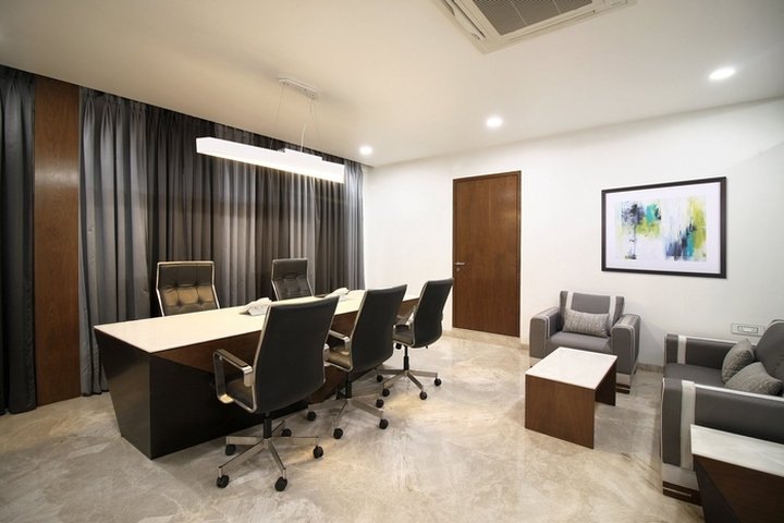 印度孟买 Archrysalis 设计的 Gopani 钢铁电力办公室