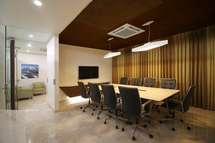 印度孟买 Archrysalis 设计的 Gopani 钢铁电力办公室