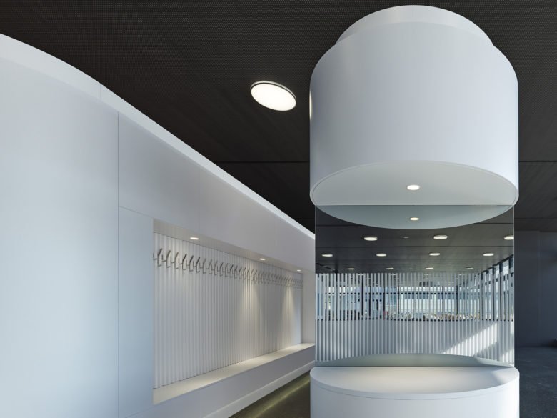 员工餐厅 / Schleicher ragaller architekten