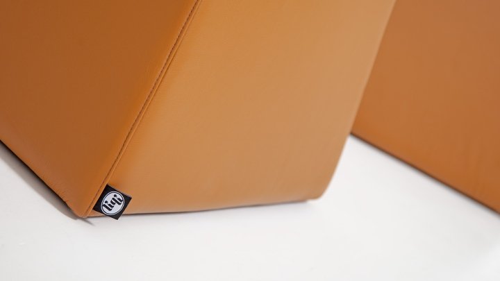 Liqui Group 的史蒂夫凳子和长凳