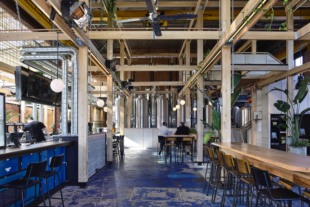 Stomping Ground 啤酒厂由 Y 工作室和 PlaceFormSpace 设计