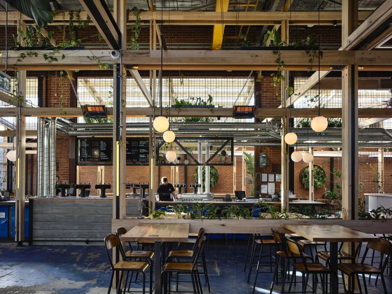 Stomping Ground 啤酒厂由 Y 工作室和 PlaceFormSpace 设计