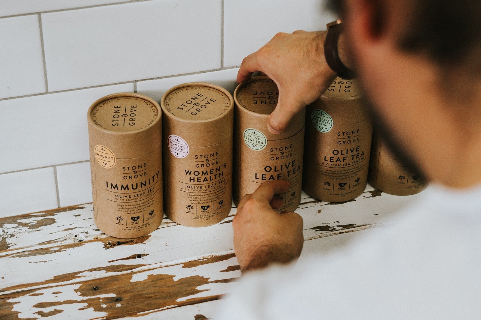 由 Chimera Design 设计的 Stone & Grove