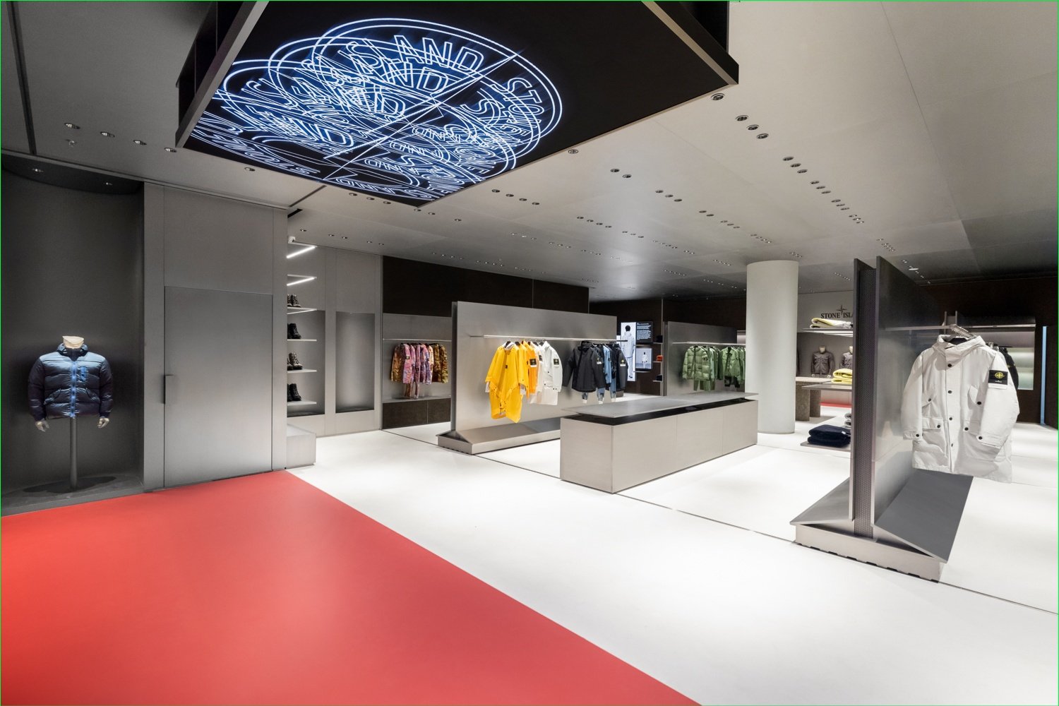 AMO 的 Stone Island 商店