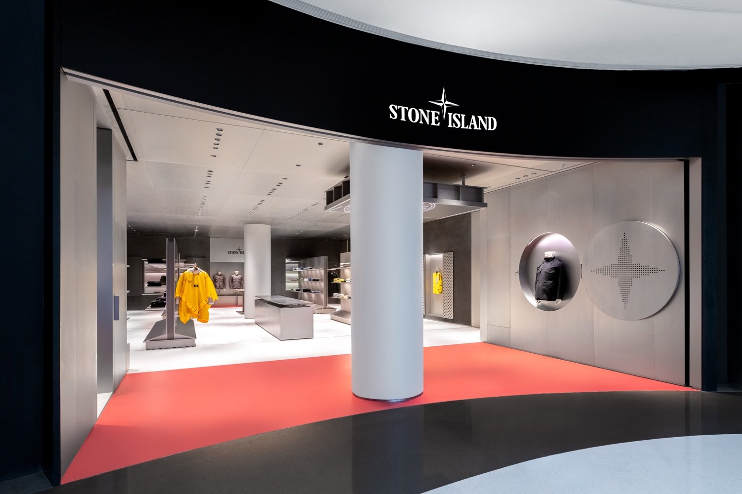 AMO 的 Stone Island 商店