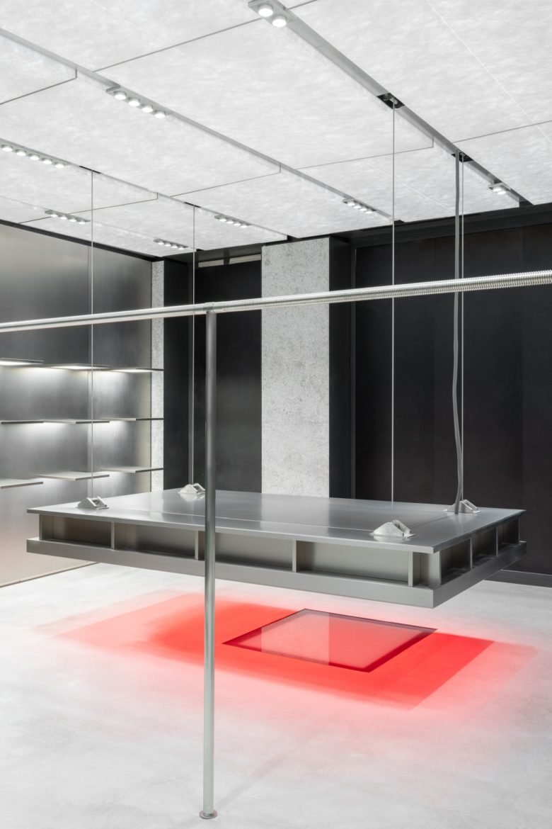 OMA 的 Stone Island 商店