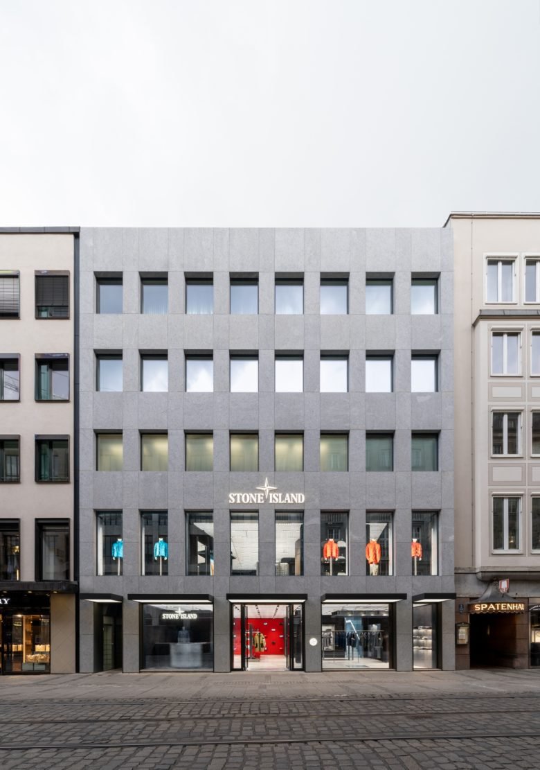 OMA 的 Stone Island 商店