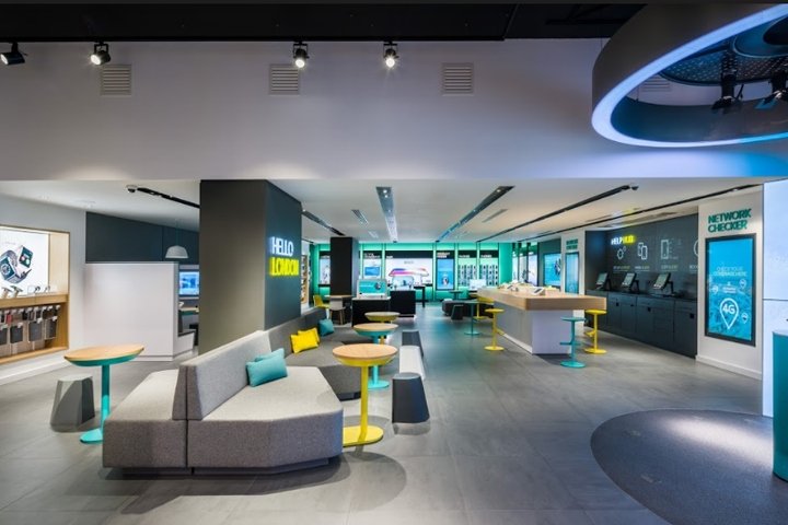 英国伦敦 EE by Quinine 的商店设计