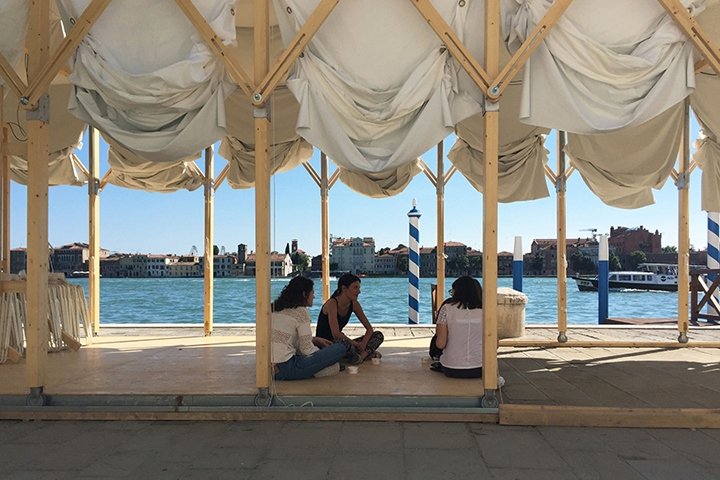 Omri Revesz 的街头电影院，意大利威尼斯