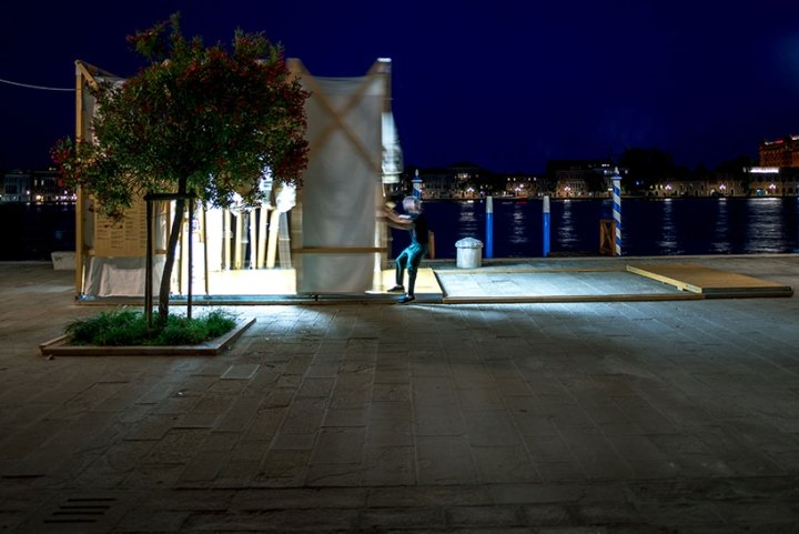 Omri Revesz 的街头电影院，意大利威尼斯