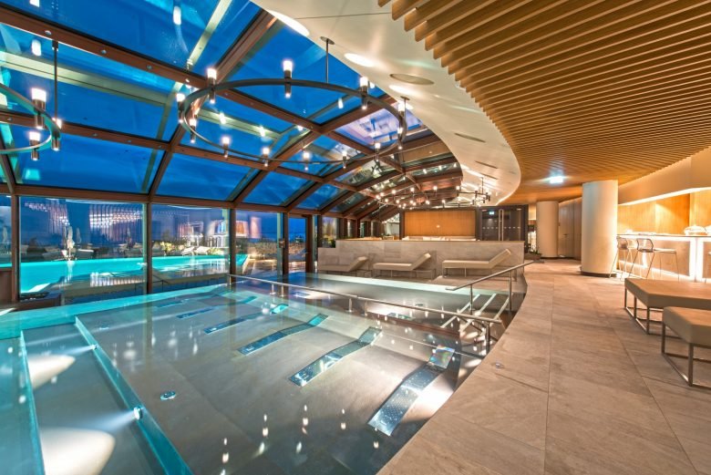 Studio Apostoli 的 Porttopiccolo 水疗中心