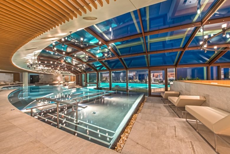 Studio Apostoli 的 Porttopiccolo 水疗中心