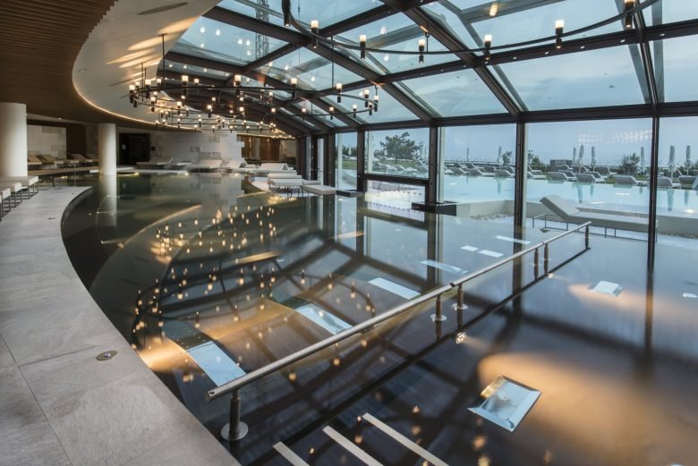 Studio Apostoli 的 Porttopiccolo 水疗中心