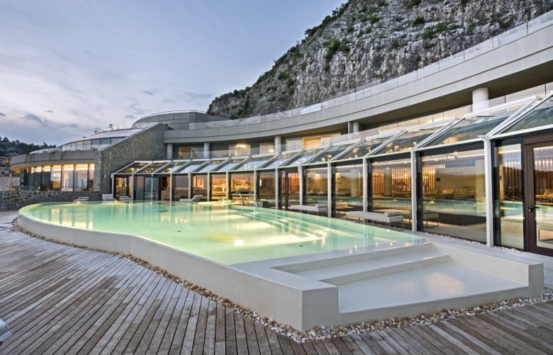 Studio Apostoli 的 Porttopiccolo 水疗中心