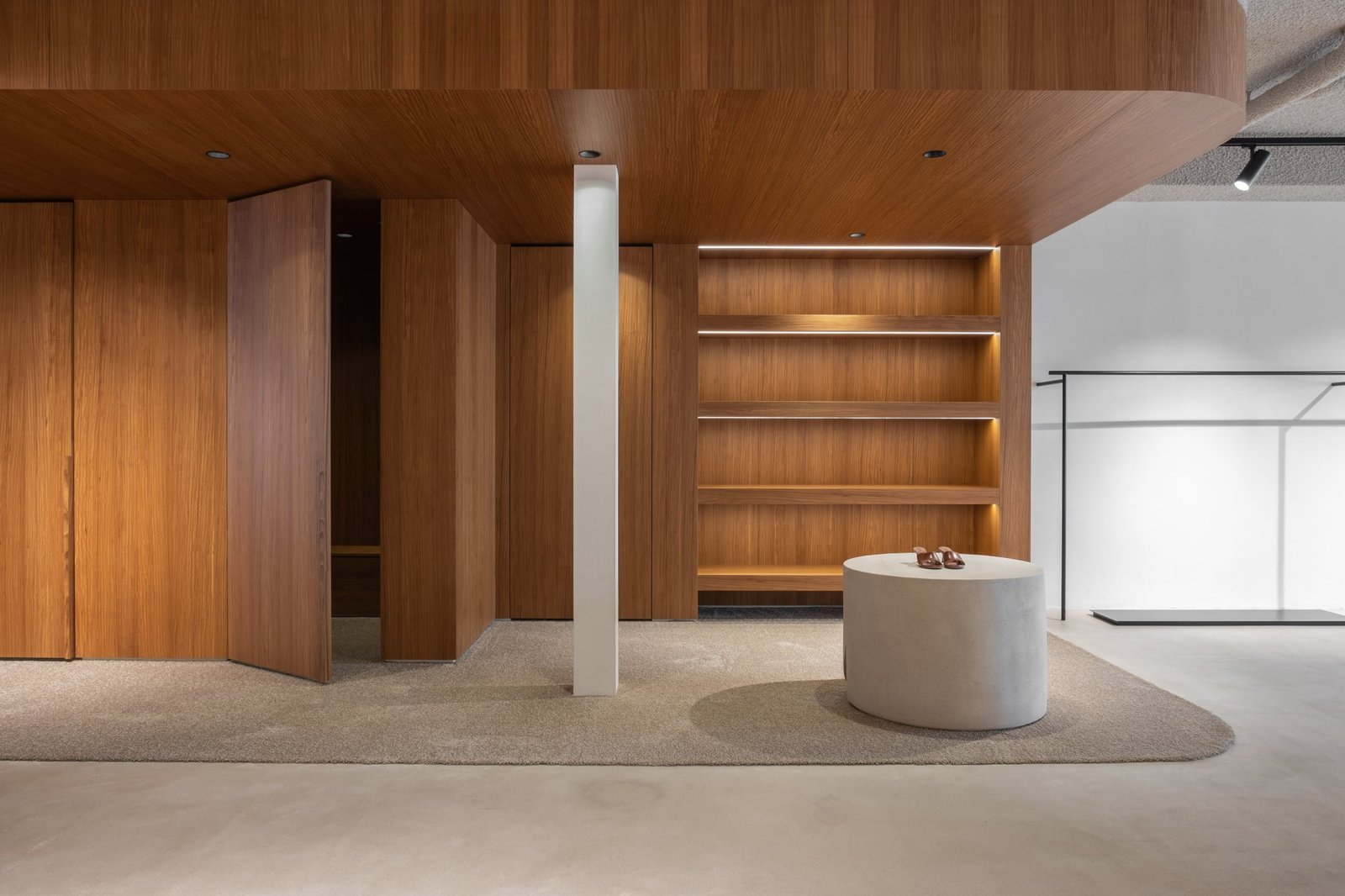 Studio &Space 为 BYLOTTE 打造的高端时尚精品店