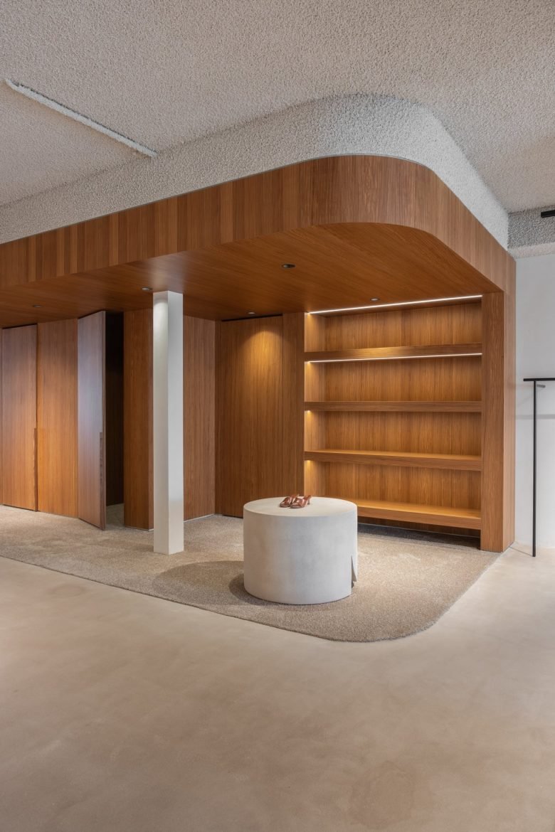 Studio &Space 为 BYLOTTE 打造的高端时尚精品店