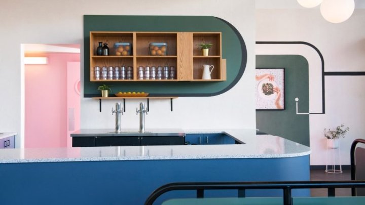 Superbaba 餐厅由 Studio Roselyn 设计，加拿大维多利亚