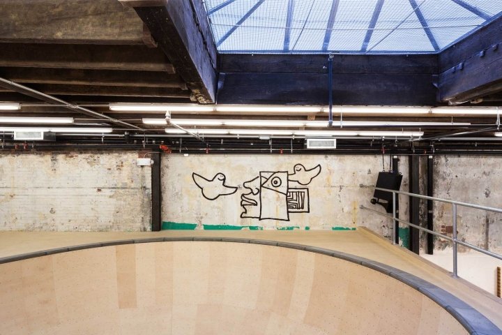 纽约市 Neil Logan Architect 设计的 Supreme 商店