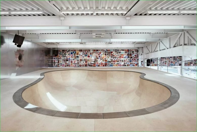 Brinkworth & Wilson Brothers 的 Supreme 商店