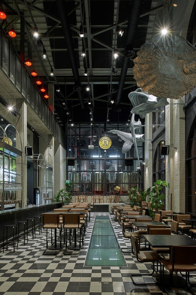 Plazma 建筑工作室设计的 Švyturys 啤酒厂美食酒吧