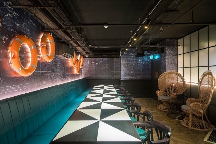 Swingers West End，Zachary Pulman 设计工作室，英国伦敦