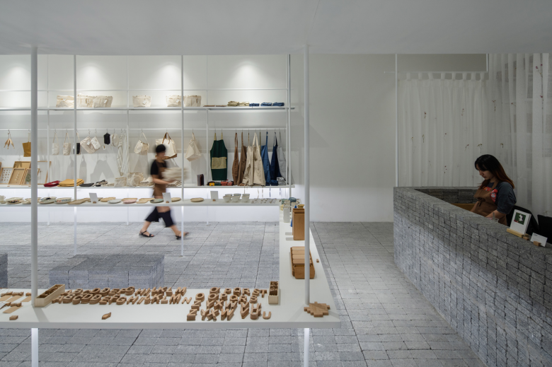 Sawadeesign 的 TAP 旗舰店