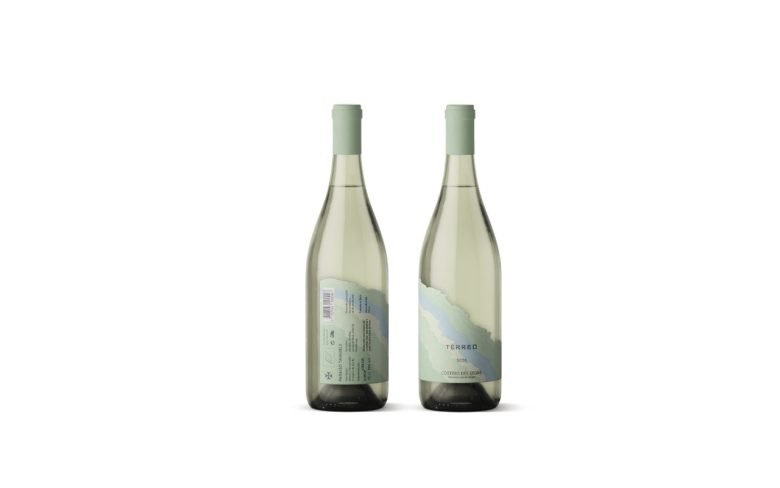 《TÉRREO Y ETERNO》作者：Juanita Arroyave