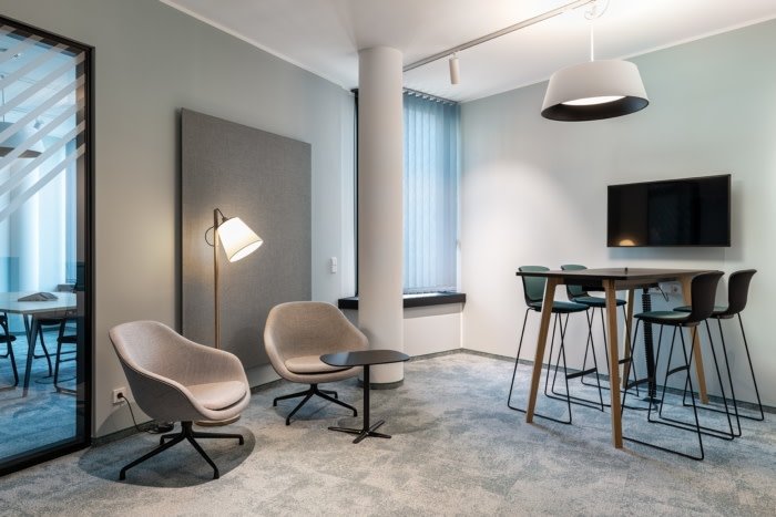 TK 电梯办公室由 Seel Bobsin 合作伙伴设计