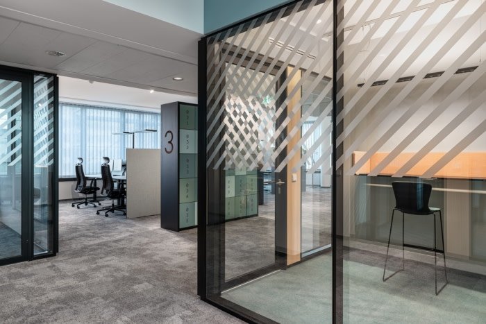 TK 电梯办公室由 Seel Bobsin 合作伙伴设计