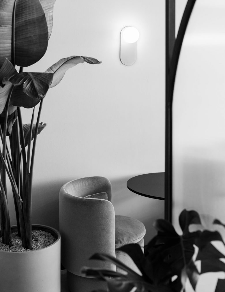 “新浪漫”——异性相吸。Office Group (TOG) 在德国开设了第一个办公空间。室内和办公室设计由 Weiss–heiten Studio (W–H) 设计。