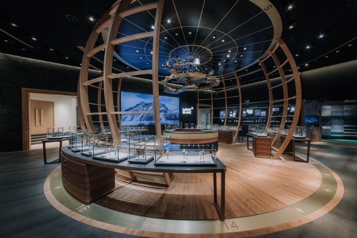 2018 年 SIHH 上的万宝龙展位，由瑞士日内瓦 Jean-Marc Gady 工作室设计