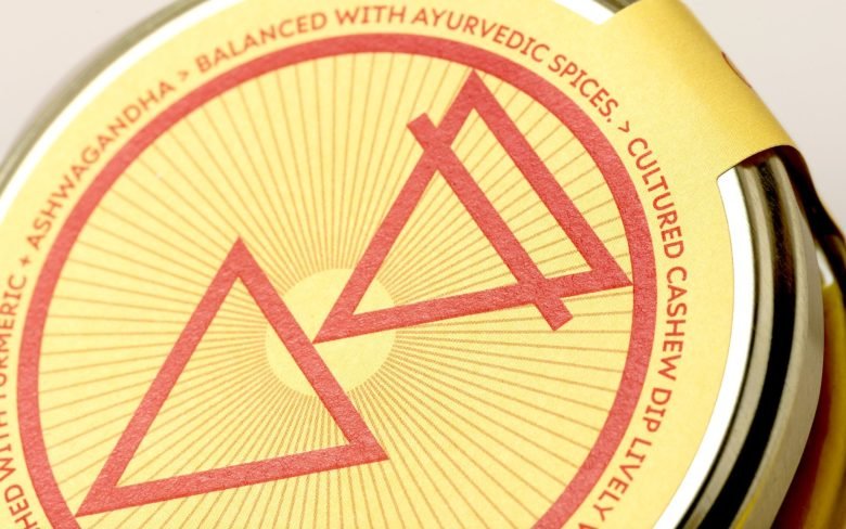 TRIVEDA 由 MID-AIR STUDIO 设计