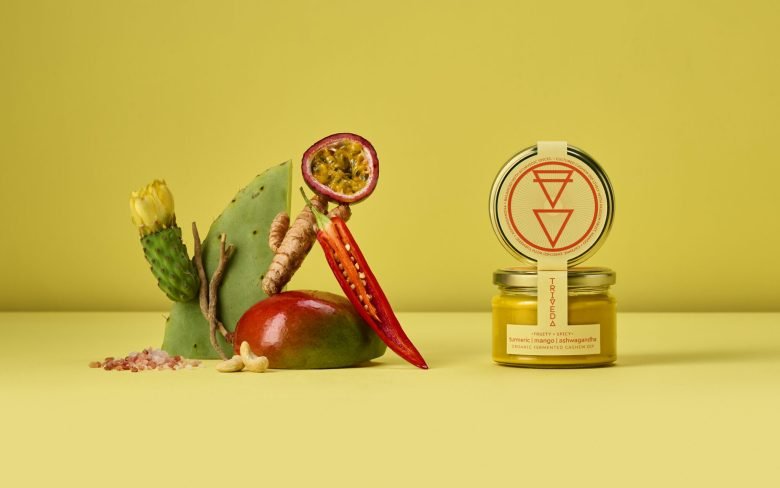 TRIVEDA 由 MID-AIR STUDIO 设计