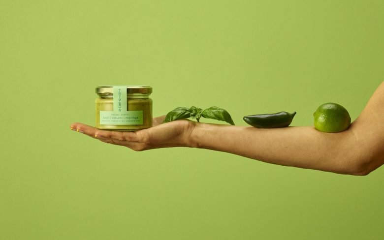 TRIVEDA 由 MID-AIR STUDIO 设计