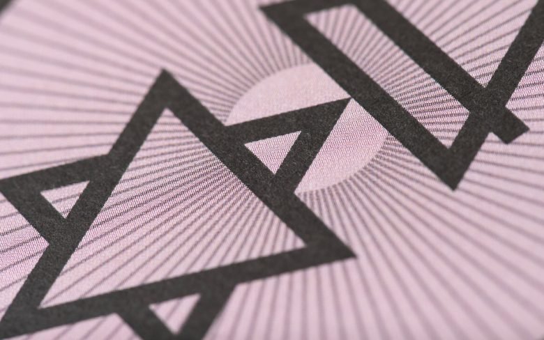 TRIVEDA 由 MID-AIR STUDIO 设计