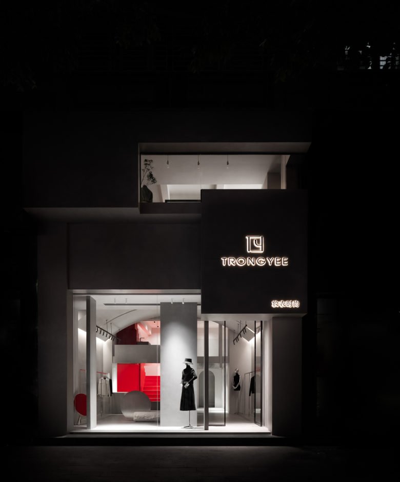 AD ARCHITECTURE 的 TRONGYEE 精品店